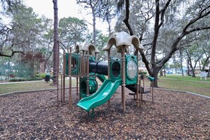 Children’s area - 15 Minutes to Disney Theme Parks. Heated pool. (Kissimmee)