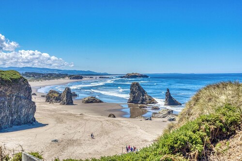 Enjoy sweeping ocean views as you cook & walk to the beach