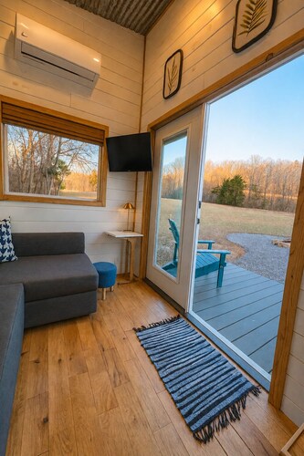 Spring-Fed Creekside Tiny – Private Nature Escape Near KY Lake