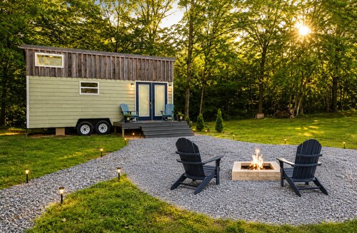 Spring-Fed Creekside Tiny – Private Nature Escape Near KY Lake