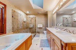 Shower, hair dryer, towels - Dog-friendly hilltop estate with fireplace & incredible Columbia River view (The Dalles)