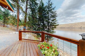 Property grounds - Waterfront Home on Wallowa Lake with private sauna, dock & amazing view (Joseph)