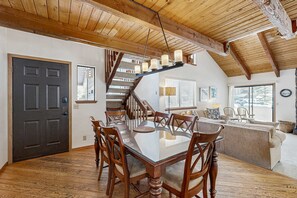 Interior - Inviting condo with private sauna & wonderful shared amenities (Sunriver)