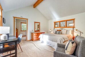 4 Schlafzimmer, Schreibtisch, Bügeleisen/Bügelbrett, WLAN