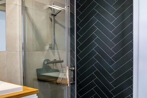 Shower, hair dryer - Luxury holiday home with terrace, sauna, jacuzzi (Niechorze)