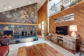 TV, fireplace, DVD player, table football - Alpine haven with pool, private hot tub, & wood fireplace (Black Butte Ranch)