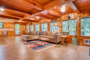 Living area - Charming Home with Free WiFi, Washer/Dryer, Wood Fireplace, and Furnished Deck (Sandy)