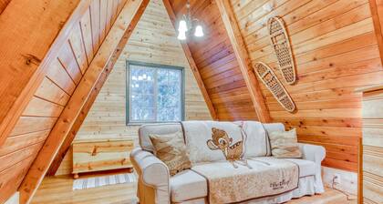 Adorable A-frame cabin w/nearby river access, game room, wood stove, firepit