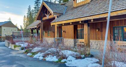 Comfortable condo with fireplace, heated pool, hot tub, balcony & full kitchen