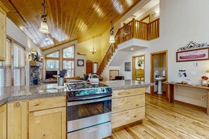 Interior - Sunriver home with private hot tub, SHARC passes for pools (Sunriver)