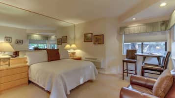 Desk, iron/ironing board, WiFi, bed sheets
