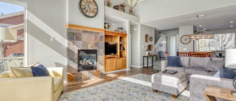 TV, fireplace, DVD player