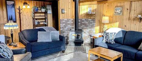 Televisión, chimenea, oficina