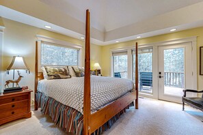 6 bedrooms, iron/ironing board, WiFi, bed sheets - Spacious family home with wraparound deck, gas grill, and resort amenities (Black Butte Ranch)