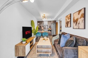 Family Suite, Non Smoking | Living area - Jarvis Grand Stays (Toronto)