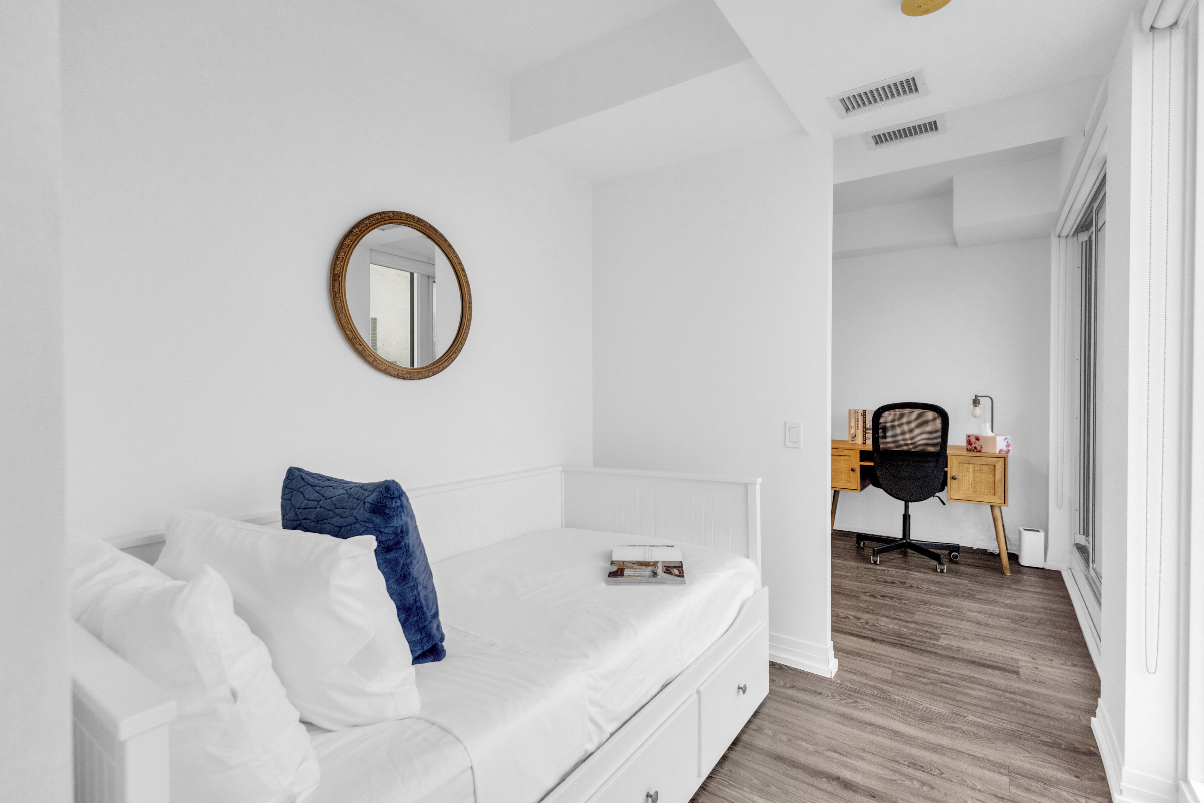 Family Suite, Non Smoking | Living area