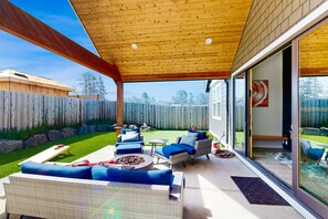 Terrace/patio - Perfect Location and Amazing Outdoor Space! (Manzanita)