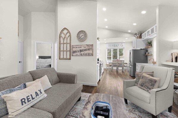 TV, fireplace, stereo, offices