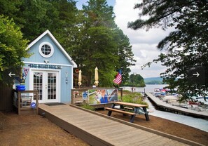 Outdoor dining - Lake Arrowhead Retreat w/ Hot Tub, Fire Pit, Game Room and Lake Access, Near ATL (Waleska)