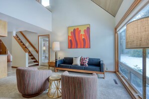 TV, fireplace, DVD player - Retro, Dog-Friendly Condo with Fireplace, Wi-Fi, & SHARC Access (Sunriver)
