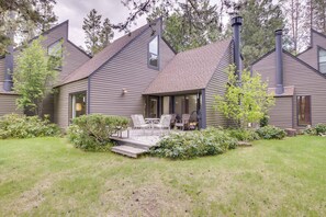Exterior - Retro, Dog-Friendly Condo with Fireplace, Wi-Fi, & SHARC Access (Sunriver)