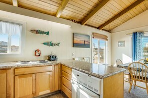 Fridge, microwave, oven, stovetop - Dog-Friendly Oceanview Duplex with Beach Access - Walk to Nye Beach Shops (Newport)
