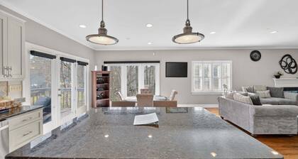 NEW! Modern 4BR Retreat Near Everything