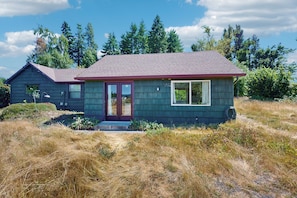 Exterior - Charming dog-friendly house and separate studio with grill, WIFI, washer and dryer (Springfield)