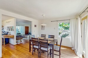 Dining - Charming dog-friendly house and separate studio with grill, WIFI, washer and dryer (Springfield)