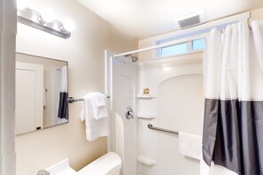 Dusche, Haartrockner, Handtücher