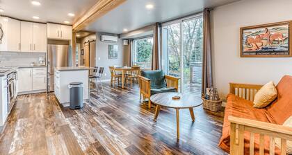 Beautiful storage container home w/ Columbia Gorge views & prime location
