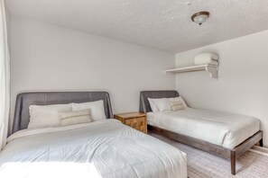 4 bedrooms, WiFi - Recently updated in 2024-Dog-Friendly Lodge with a Private Sauna (Government Camp)