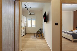 1 habitación, tabla de planchar con plancha, internet y ropa de cama