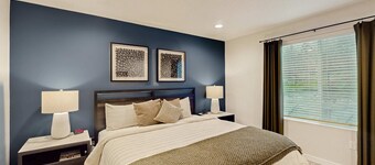 Spacious family friendly home with full kitchen, enclosed yard, washer & dryer