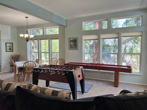Games room - Pet friendly home steps to Deschutes River with hot tub, foosball & play set (Bend)