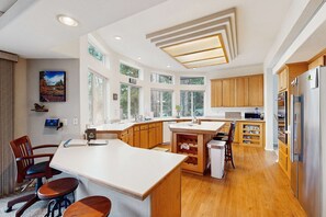 Fridge, microwave, oven, stovetop - Pet friendly home steps to Deschutes River with hot tub, foosball & play set (Bend)
