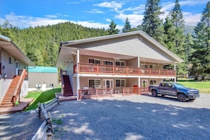 Exterior - Ground-Floor Condo w/Washer/Dryer, Gas Grill, Fireplace, WiFi (Joseph)