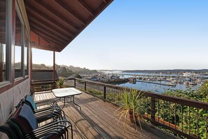 Terrace/patio - Updated home with a sauna & the best view in town - walk to the bayfront (Newport)