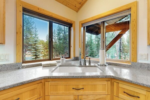 Interior - Comfortable home with SHARC passes, private hot tub, balcony, & pickleball (Sunriver)