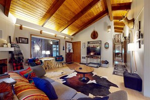 TV, fireplace, offices