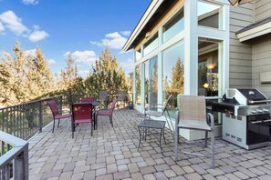 屋外ダイニングエリア