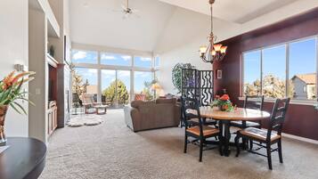 リビング エリア