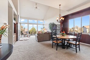 リビング エリア