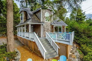 Exterior - Classic, dog-friendly beach house with vast outdoor living, hot tub & firepit (Manzanita)