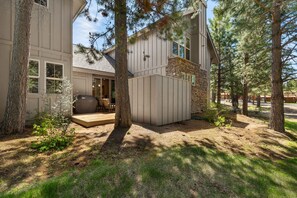 Exterior - Dog-Friendly Home by Village with Private Hot Tub & SHARC Passes - On Bike Path (Sunriver)