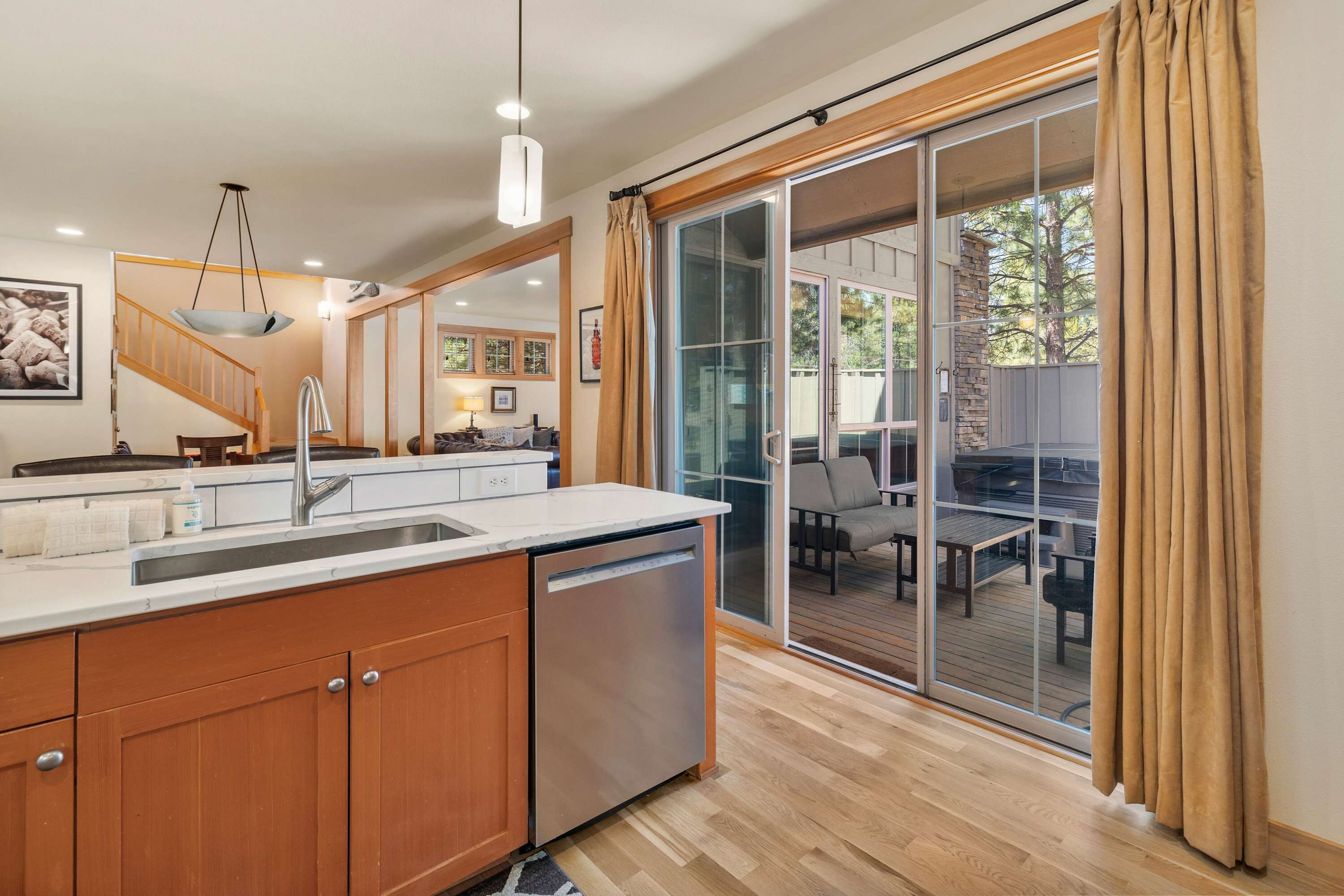 المنشأة من الداخل