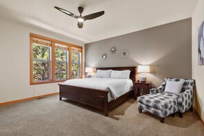 3 bedrooms, iron/ironing board, travel cot, WiFi - Dog-Friendly Home by Village with Private Hot Tub & SHARC Passes - On Bike Path (Sunriver)