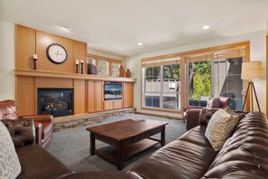 TV, fireplace, video games, DVD player - Dog-Friendly Home by Village with Private Hot Tub & SHARC Passes - On Bike Path (Sunriver)