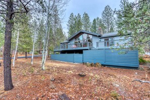 Exterior - Dog-friendly gem near the Village & resort with SHARC passes & amazing views (Sunriver)