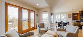 Stunning Bend Home on the Hill with Private Hot Tub, City Views, & Game Room